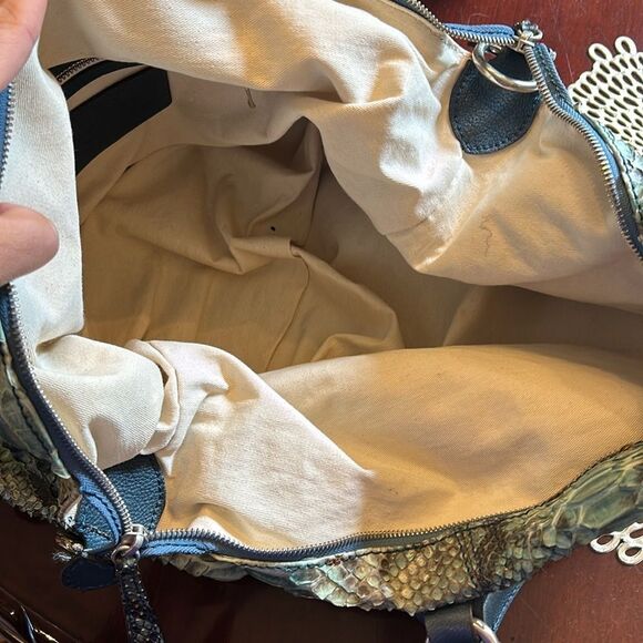 Reptile’s House Elegant Green Print Tote Bag - Picture 6 of 12